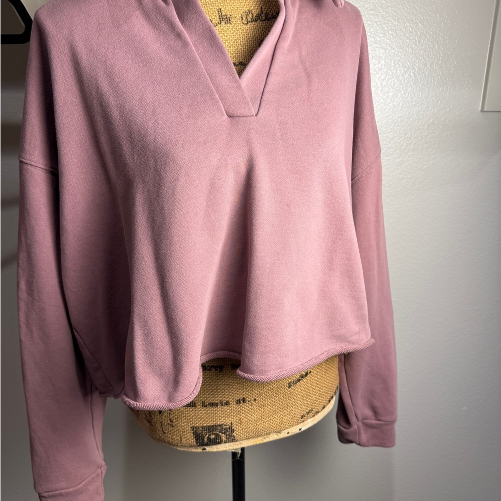 Vuori Women's V-Neck Cropped Sweater in Dusty Rose